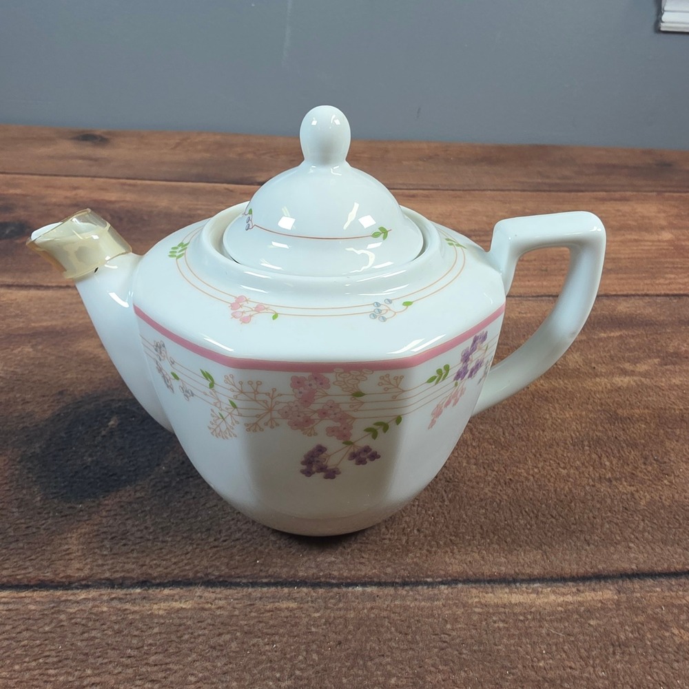 The Toscany Collection Teapot OS White Good Floral Ceramic Octagonal Lid
